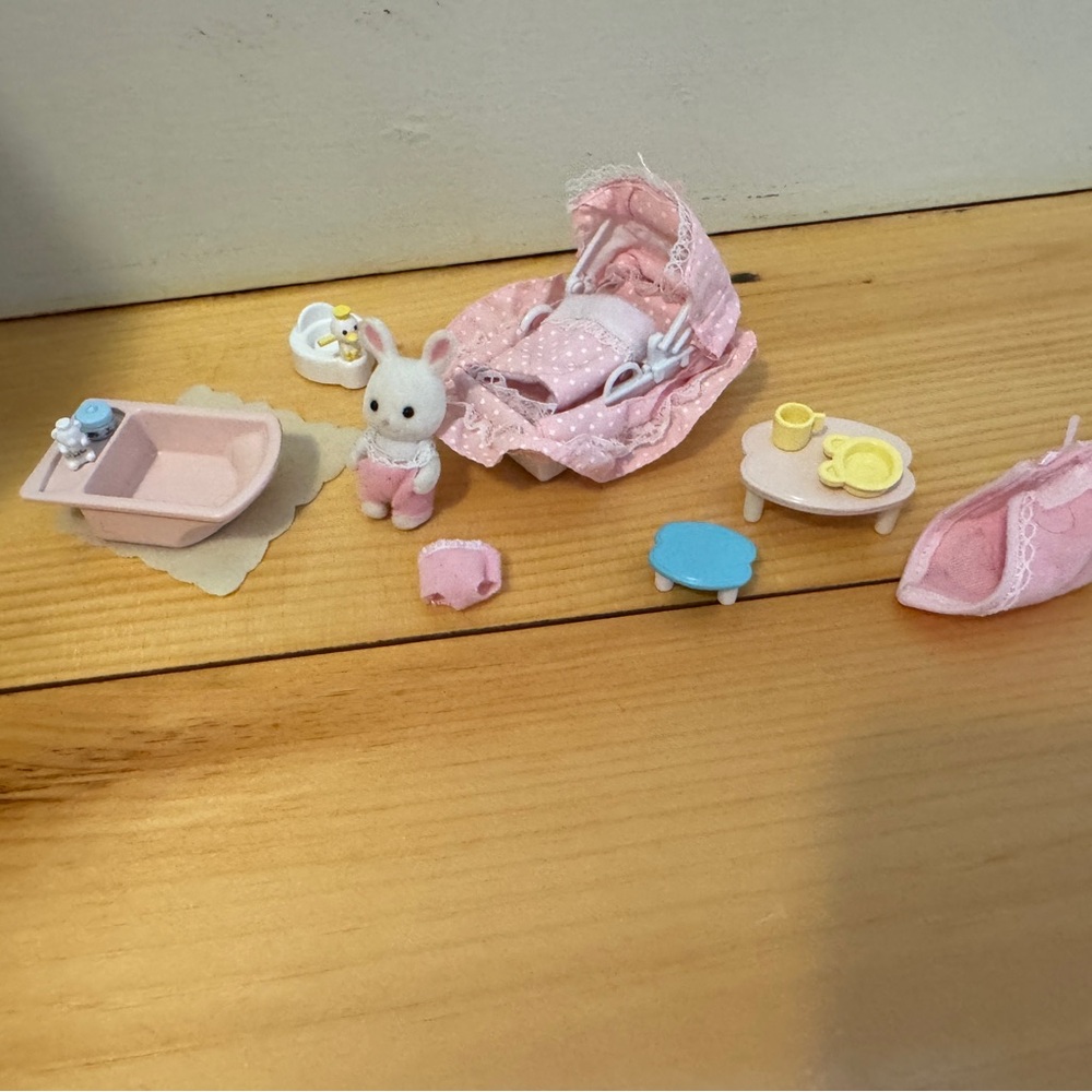 Calico Critters Sophie's Love 'n Care Set